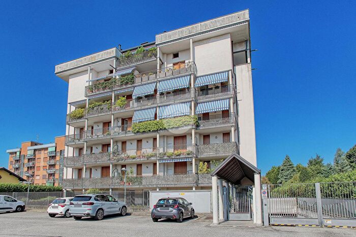 Appartamento trilocale in vendita in Via N Paganini, Gallarate