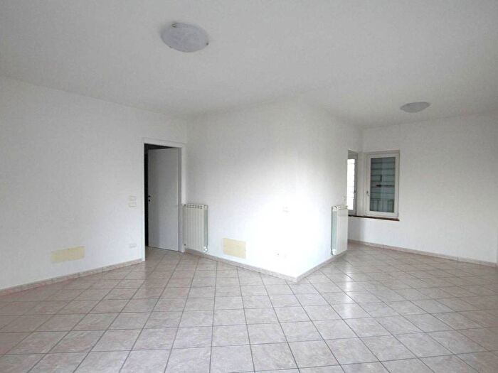 Appartamento con 5 locali in affitto in Poiano, Verona