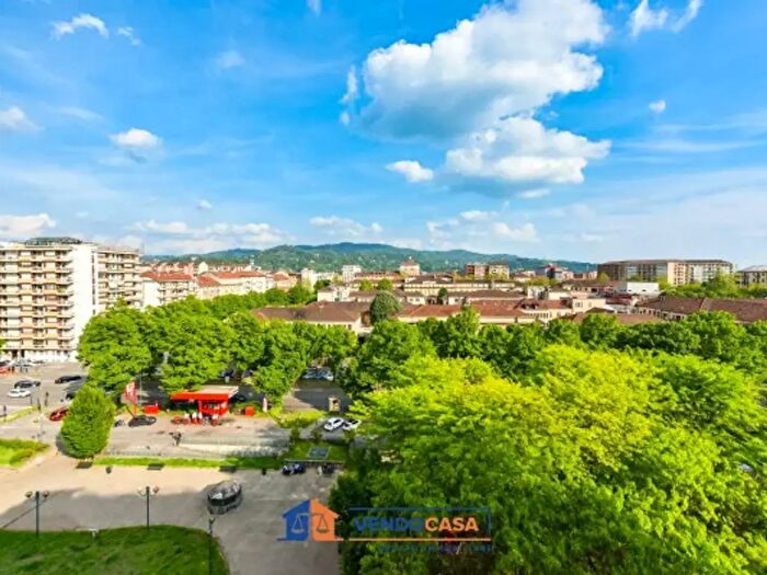 Appartamento con 6 locali in vendita in Largo Re Umberto, Torino