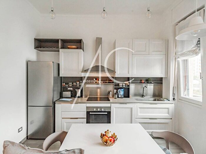 Appartamento bilocale in affitto in Via Ostiglia, Plebisciti Susa, Milano