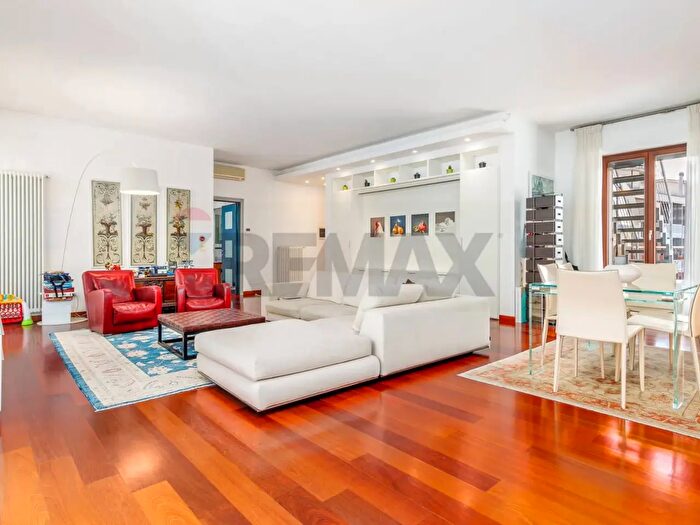 Appartamento quadrilocale in vendita in Via Clara Maffei, Bergamo