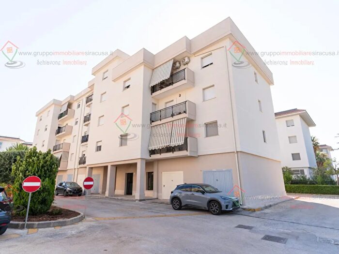 Appartamento con 5 locali in vendita in Siracusa