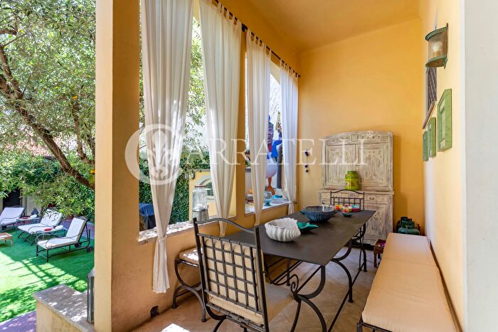 Casa con 15 locali in vendita in Via Carducci, Viareggio