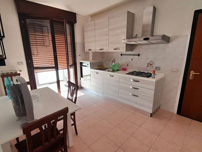 Appartamento bilocale in affitto in Tavazzano con Villavesco