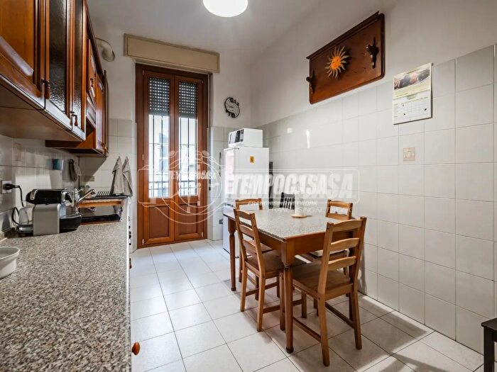 Appartamento trilocale in vendita in Viale Gian Galeazzo, Milano