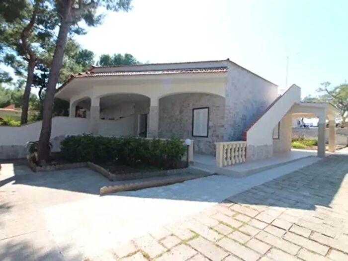 Casa quadrilocale in vendita in Viale del Merlot, Pulsano