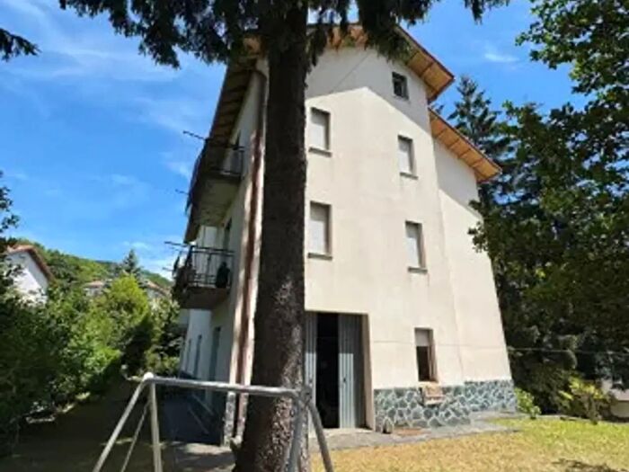 Appartamento con 6 locali in vendita in Via Vara Superiore, Urbe