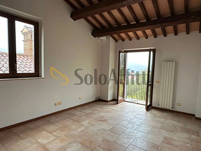 Appartamento trilocale in affitto in Via Eugenio Tonelli, Montefranco