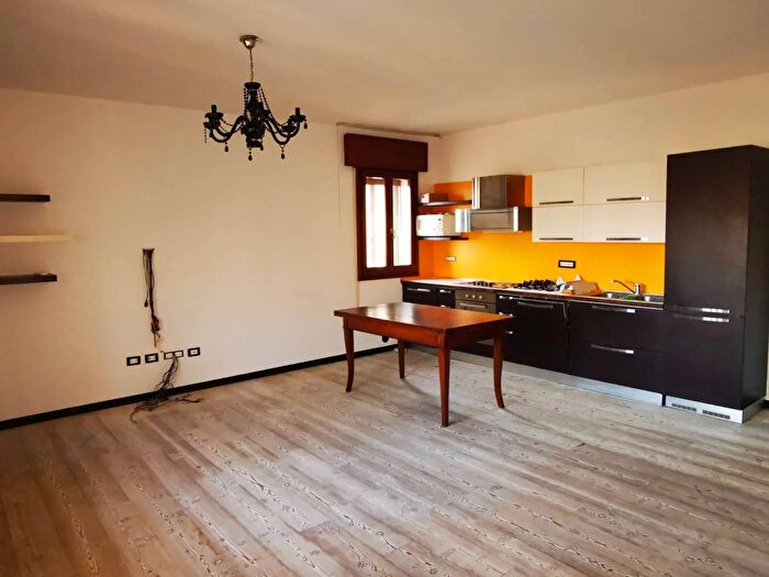 Appartamento trilocale in vendita in Via Giovanni Gradenigo Padova, Padova