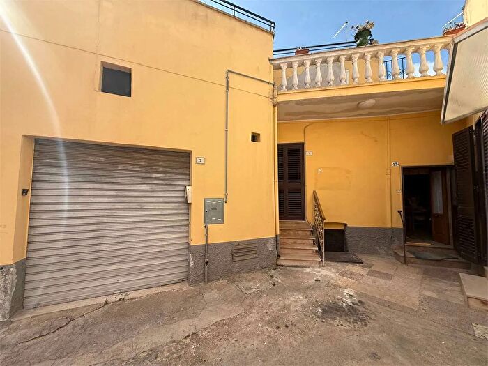 Casa con 8 locali in vendita in Via Pace Torre Santa Susanna, Torre Santa Susanna