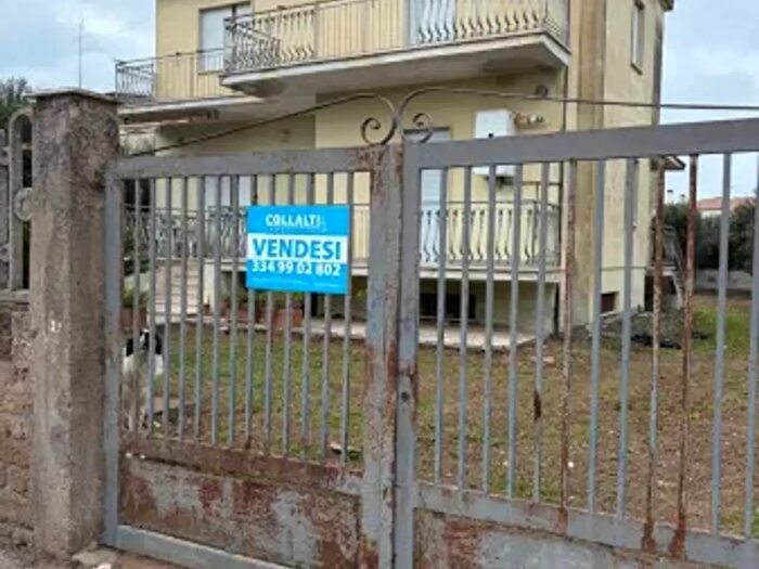 Appartamento trilocale in vendita in Via delle Dalie, Nettuno