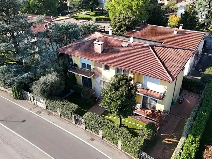 Casa con 6 locali in vendita in Via Belvedere, Verona