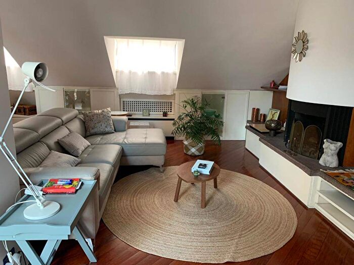 Appartamento trilocale in affitto in Via della Moscova, Porta Nuova, Milano