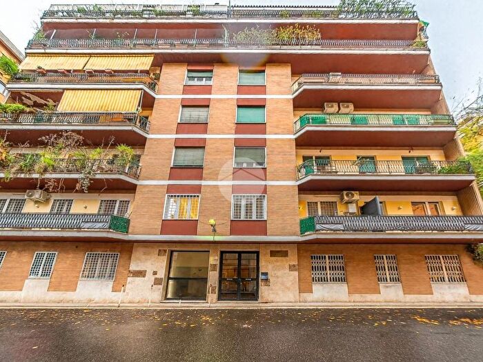 Appartamento bilocale in affitto in Via Pier Luigi Sagramoso, Camilluccia Farnesina, Roma