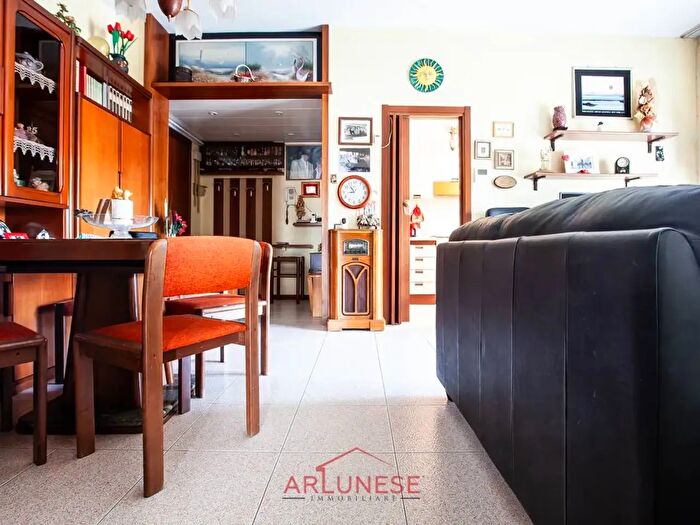 Appartamento trilocale in vendita in Via Massimo dAzeglio, Cerro Maggiore