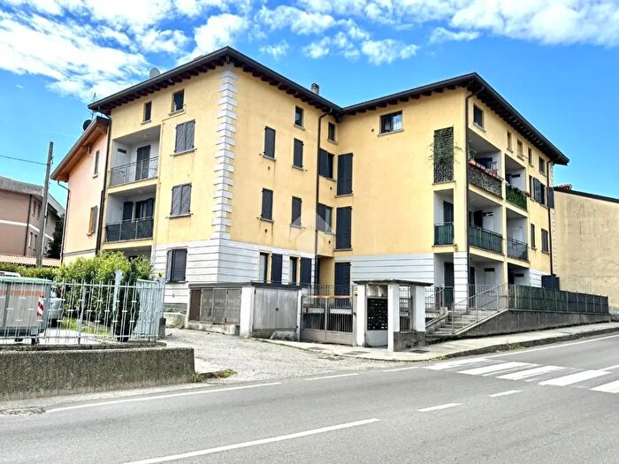 Appartamento bilocale in vendita in Via San Vigilio, Calco