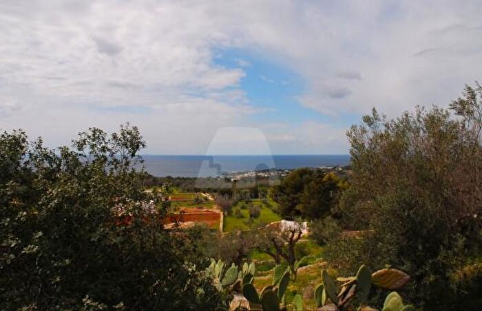 Casa trilocale in vendita in Strada Comunale Mattara, Castrignano Del Capo