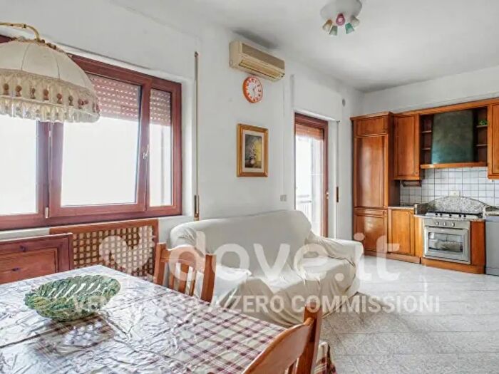 Appartamento con 5 locali in vendita in Via Aldo Moro, Grottaglie