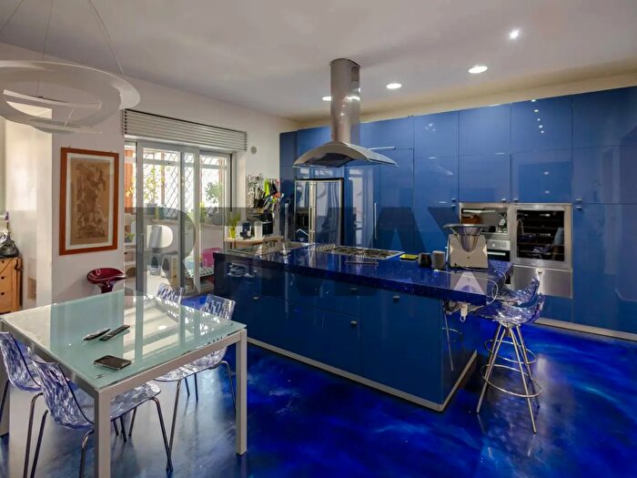 Appartamento trilocale in vendita in Via Alessandro Maria Calefati, Bari
