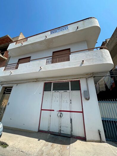 Casa con 12 locali in vendita in Via Juri Gagarin, Vittoria