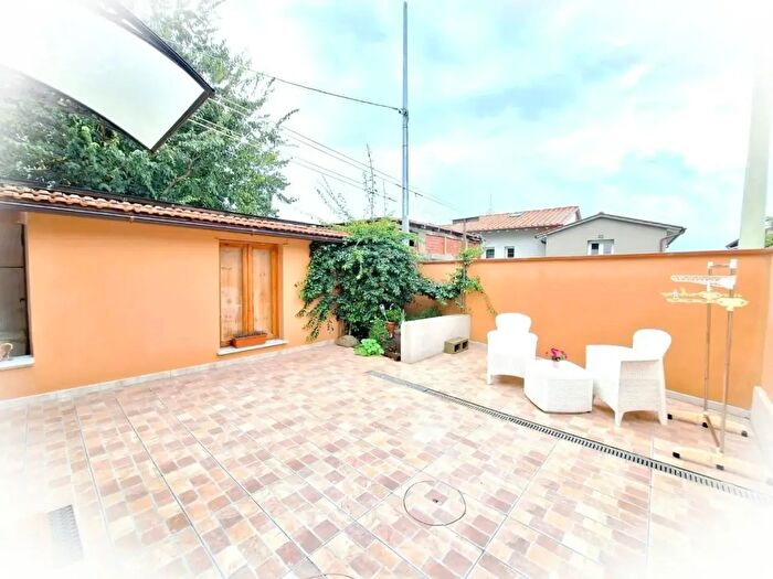 Casa con 6 locali in vendita in Vicopisano