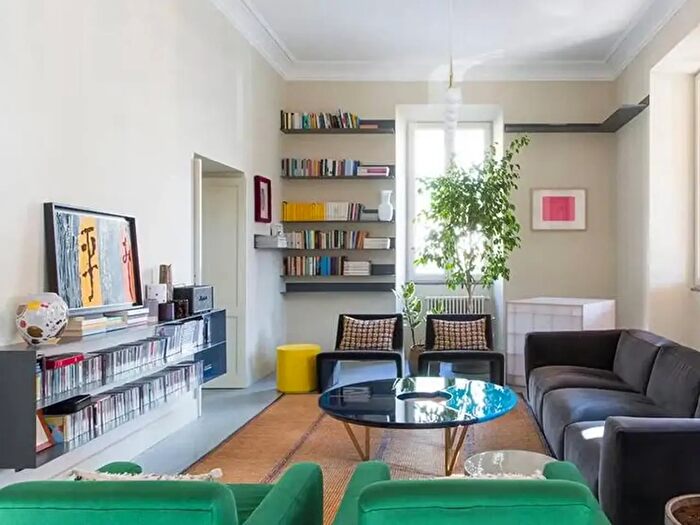 Appartamento quadrilocale in vendita in Via Giulio Belinzaghi, Milano