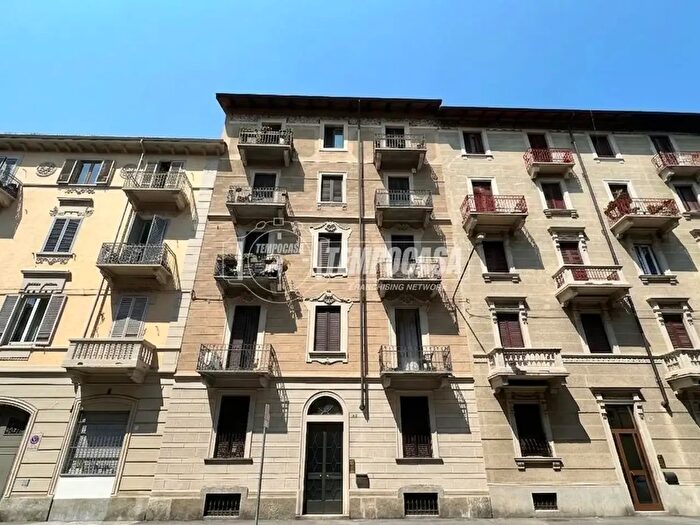 Appartamento trilocale in vendita in Via Pagno, Torino