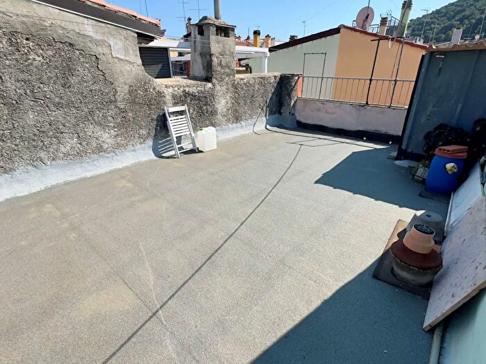 Appartamento trilocale in vendita in Via Diaz, Borghetto Santo Spirito
