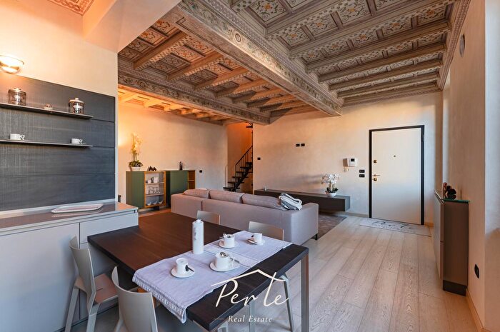 Appartamento trilocale in vendita in Via Teatro Vecchio, Mantova