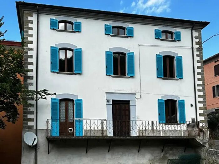 Casa quadrilocale in vendita in Strada Privata Pieve, Varsi