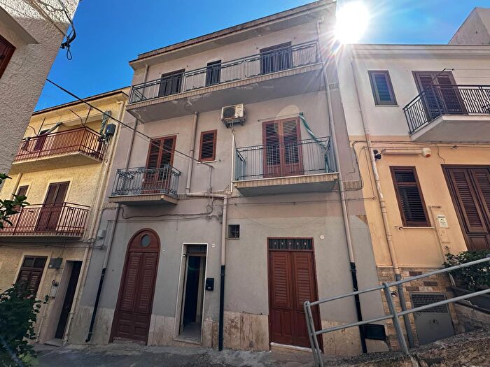 Casa con 10 locali in vendita in Via Pegno, Castellammare Del Golfo