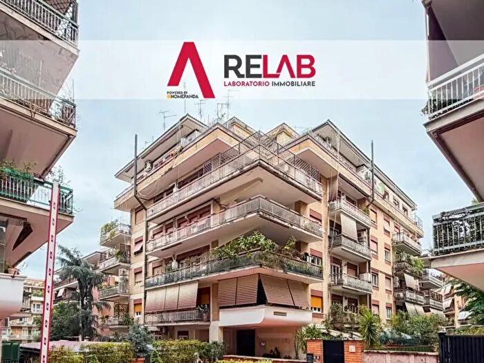 Appartamento quadrilocale in vendita in Via Luciano Zuccoli a, Roma