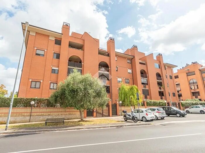 Appartamento trilocale in vendita in Via Kiiciro Toyoda, Roma
