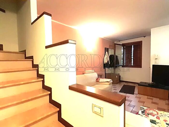 Casa con 5 locali in vendita in Limena