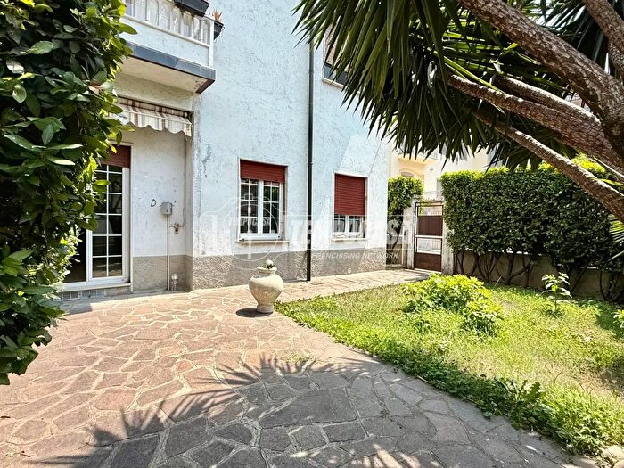 Appartamento trilocale in vendita in Lecco