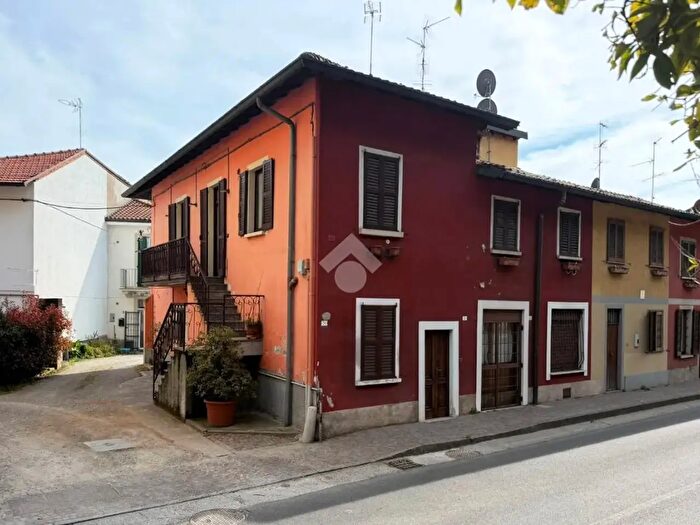 Appartamento quadrilocale in vendita in Via Ratti, Lesmo