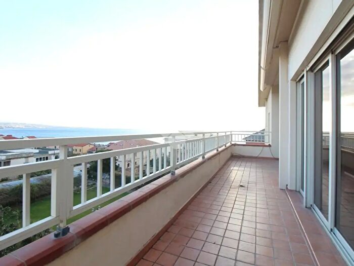 Appartamento trilocale in vendita in Via Pergole, Reggio Calabria