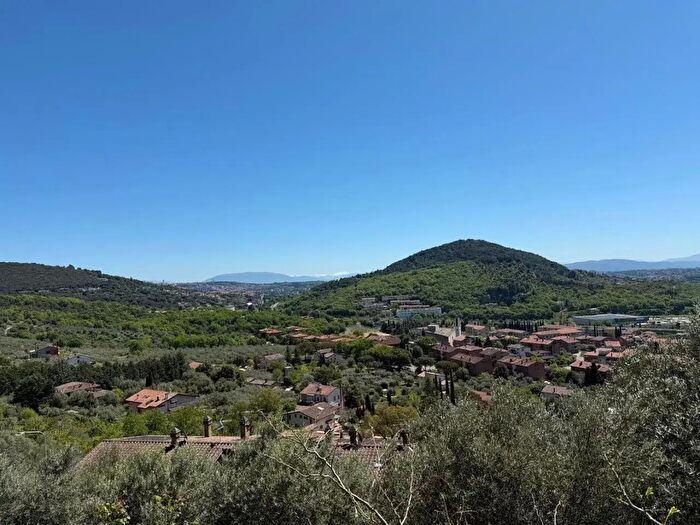 Casa con 7 locali in vendita in Perugia