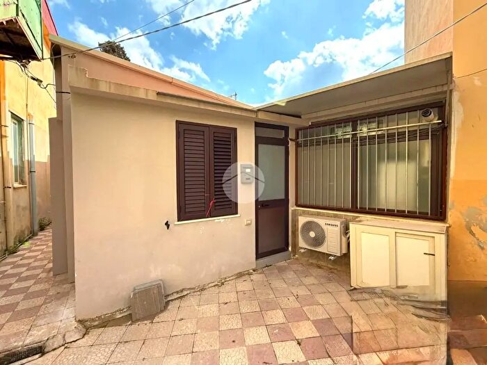 Appartamento bilocale in vendita in Via delle Mura, Messina