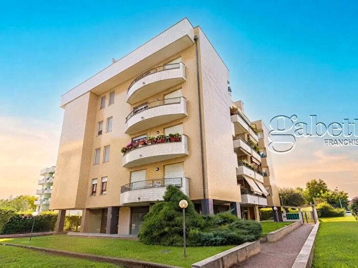 Appartamento trilocale in vendita in Via SAnna, Nerviano