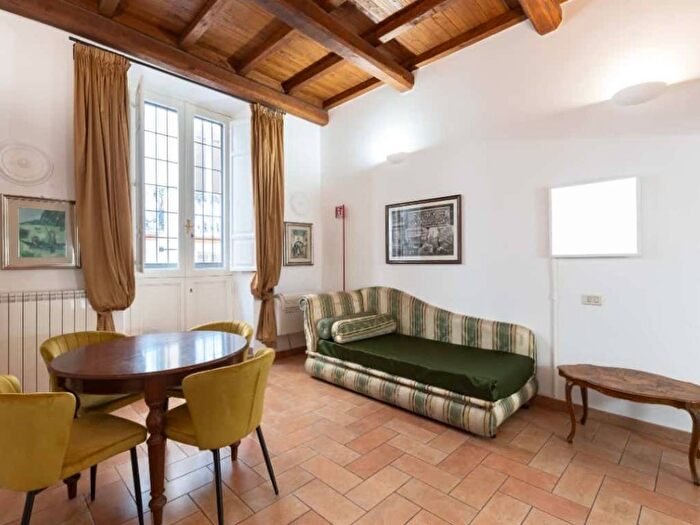Appartamento bilocale in affitto in Via della Reginella, Ghetto Portico d'Ottavia, Roma