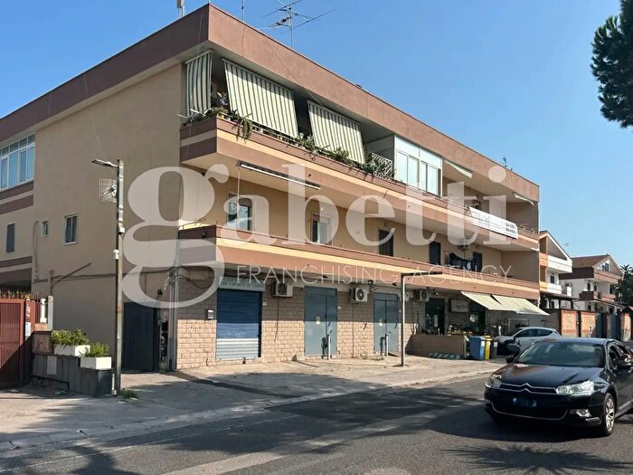 Appartamento quadrilocale in vendita in Via Lago Patria, Giugliano In Campania