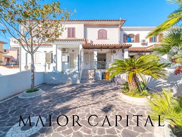 Appartamento trilocale in vendita in Orosei