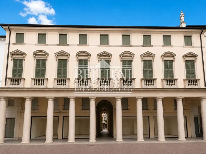 Appartamento trilocale in vendita in Corso Antonio Fogazzaro, Vicenza