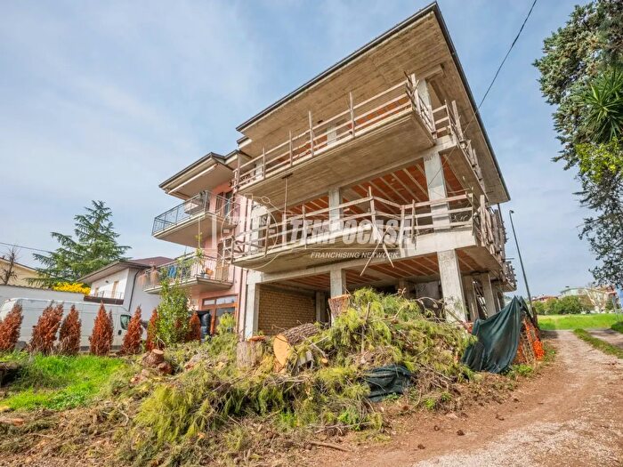 Casa con 12 locali in vendita in Via Salaria Stella, Monsampolo Del Tronto