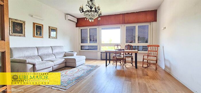 Appartamento con 5 locali in vendita in Pisa