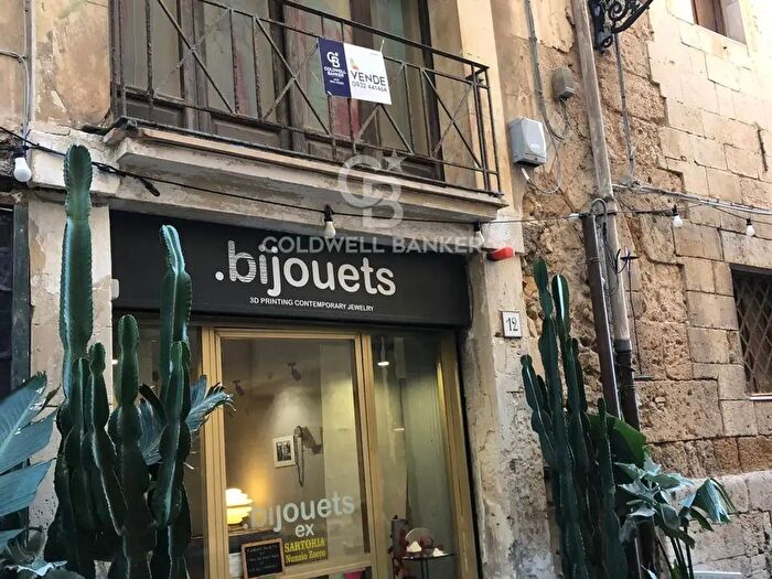 Appartamento bilocale in vendita in Via Saverio Landolina, Siracusa
