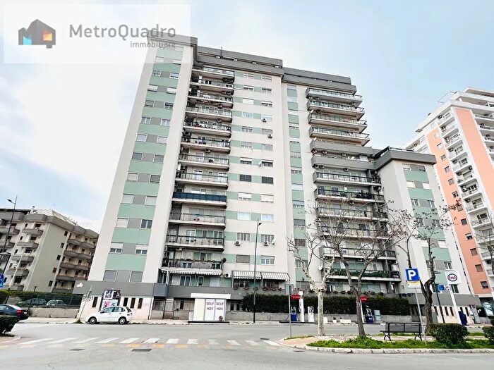 Appartamento trilocale in vendita in Via Veneto, Taranto