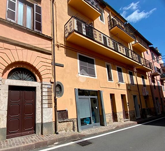 Appartamento bilocale in vendita in Piazza Camillo Benso Conte di Cavour, Grotte Di Castro