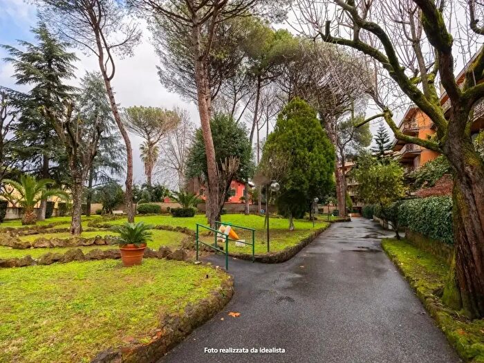 Appartamento trilocale in vendita in Via Portuense, Roma